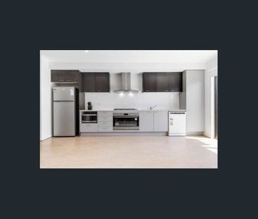 Stunning 3-Bedroom Townhouse in Prime Location! - Photo 5