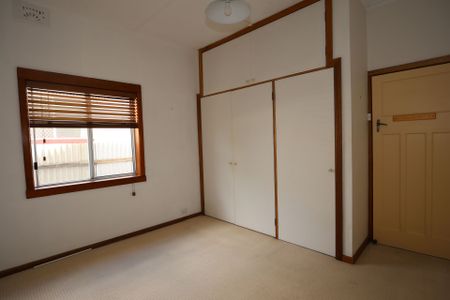 CENTRALLY LOCATED BEAUTIFUL BUNGALOW - Photo 2