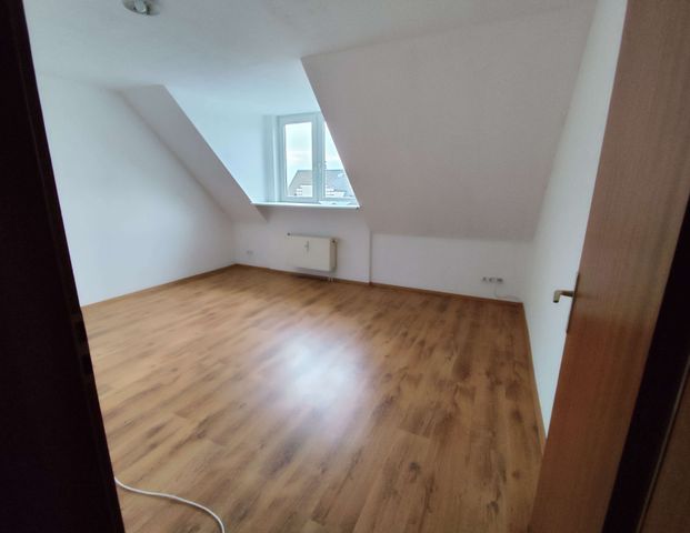 DG =2.OG ! gemütliche 3 Zimmer-Whg + EBK 25,- € moantl ! - Foto 1