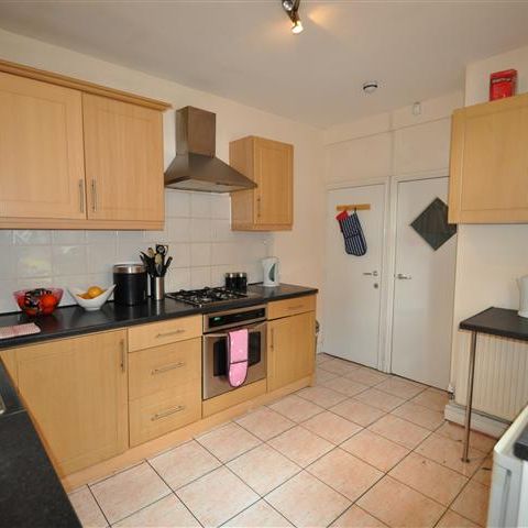 33 Russell Road NG7 6HD Nottingham - Photo 1