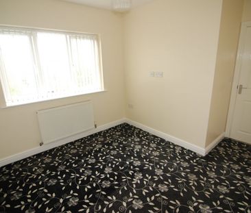 3 bed Semi-Detached - To Let - Photo 4