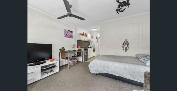 A Place Called Home - Fully Furnished Studio - Photo 1