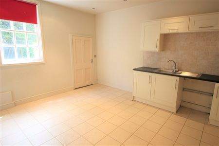 Sir Isaacs Walk, Colchester - Photo 3