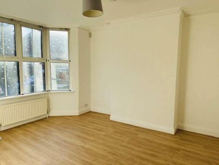 Lindsay Avenue, High Wycombe, HP12 - Photo 5