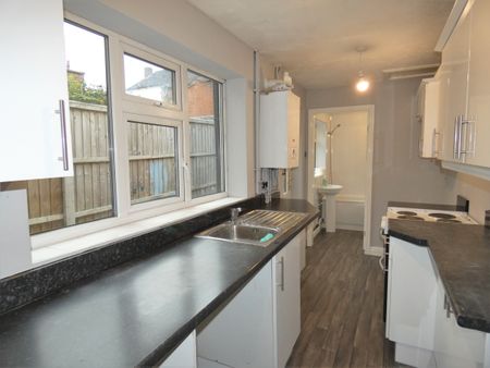 2 bedroom house to rent Livingstone Street, Stoke-on-Trent, ST6 - Photo 3