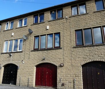 The Arches, Claremount Road, Halifax, West Yorkshire, HX3 - Photo 2