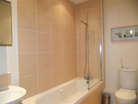 Wycliffe Court, Warrington, WA2 7JE - Photo 4