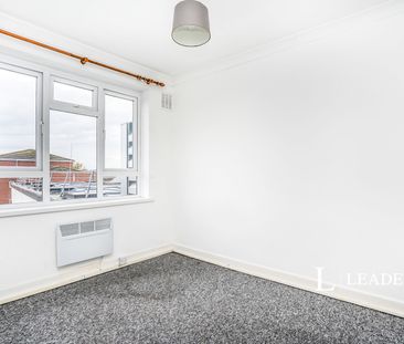 3 bedroom maisonette to rent Westquay House, 20 West Street, Fareha... - Photo 6