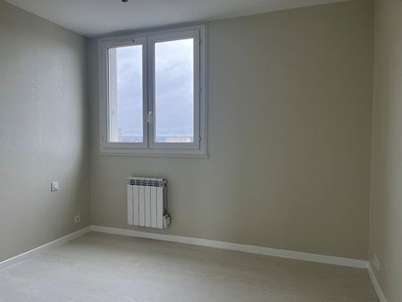 Location Appartement 5 pièces 90m² - Photo 5