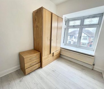 4 bedroom semi-detached house to rent - Photo 5