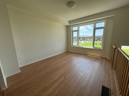 For Lease - 5 Cherry Hill Lane, Barrie, Ontario - Photo 2