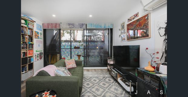 Modern Apartment with Dual Balconies & Stylish Updates - Photo 1