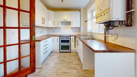 2 bedroom terraced house to rent - Photo 2