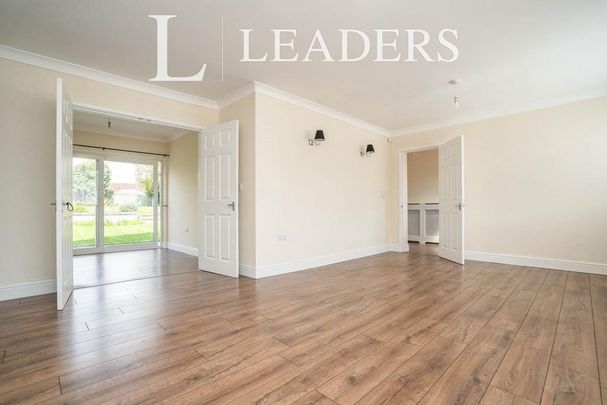 4 bedroom house to rent - Photo 1