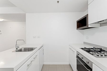 ALTO ON THE BOULEVARD' FABULOUS ALBERT PARK LAKE & BAY VIEWS - Photo 4
