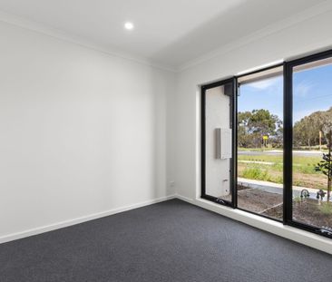 Stunning Armstrong Creek Home - Photo 3