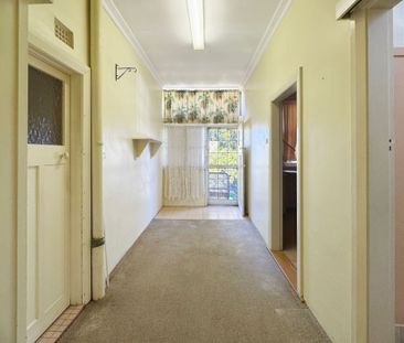 Central Location Upstairs Unit - Photo 3
