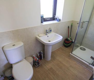 2 bedroom semi-detached house to rent - Photo 5