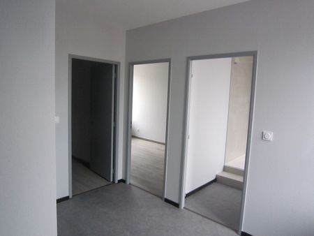 Location Appartement 3 pièces 58m² POUILLY SOUS CHARLIEU 42720 - Photo 4
