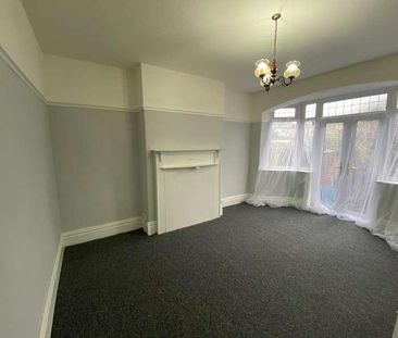 Sandhurst Drive Ilford, IG3 - Photo 4