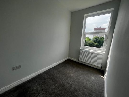 2 bedroom end of terrace house to rent - Photo 1