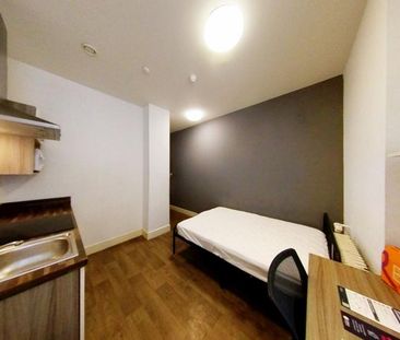 Studio to rent - Photo 2