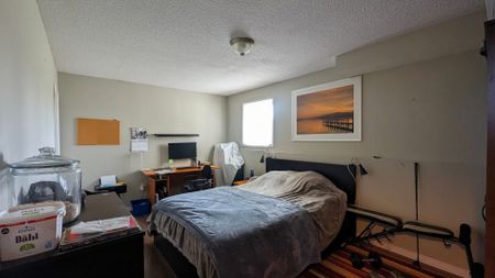 For Lease - 220 Westmeadow Drive, Kitchener, Ontario - Photo 2