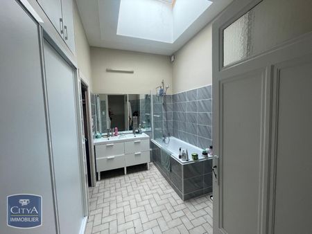 Location Appartement 6 pièces 135m² BOURG EN BRESSE 01000 - Photo 2