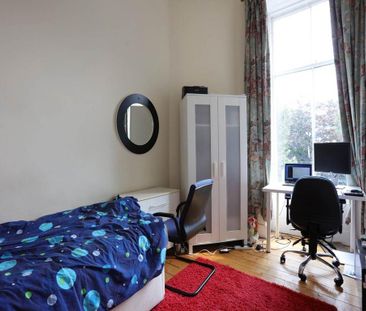 3 bedroom flat to rent - Photo 6