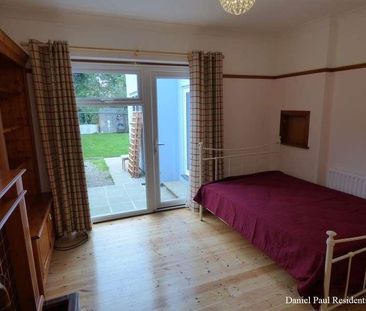 Western Avenue, W3 - Photo 2