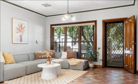 “Character, Comfort & Convenience in the Heart of Kensington” - Photo 3