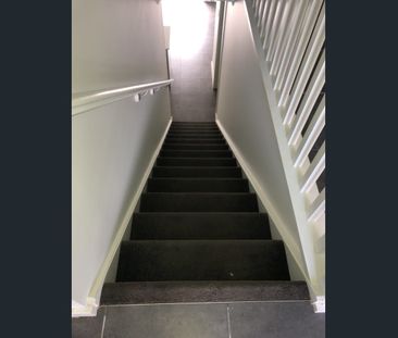 Modern Three Bedroom House - Photo 5