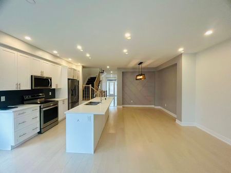 For Lease - 870 Solarium Avenue, Blossom Park - Airport and Area, Ontario - Photo 3