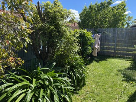 Cosy 2 Bedroom Unit - Photo 3