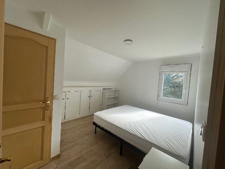 Location Appartement 4 pièces 75m² BOIS LE ROI 77590 - Photo 2