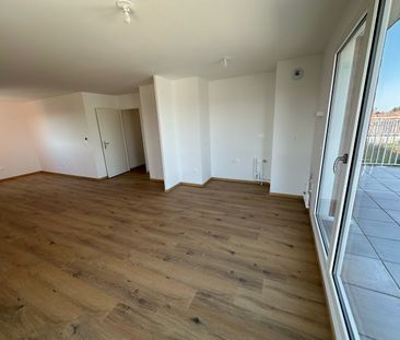Location Appartement 2 pièces 59m² LILLE 59000 - Photo 2
