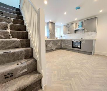 3 bedroom terraced house to rent - Photo 6