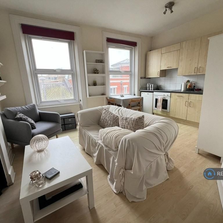 1 bedroom flat to rent - Photo 1