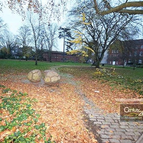 |ref:r|, Suttones Place, Southampton, SO15 - Photo 1