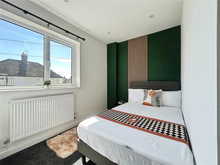 Chester Close, Guildford, Surrey, GU2 9TE - Photo 3