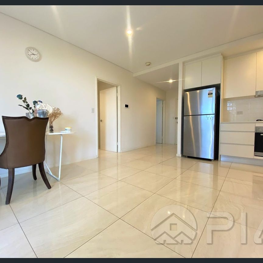 As new 3 Bedroom Apartment,1 min walk to Burwood Station and Westfield - Photo 1
