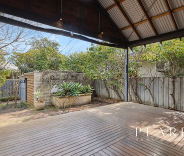 CHARM & CHARACTER - Photo 2