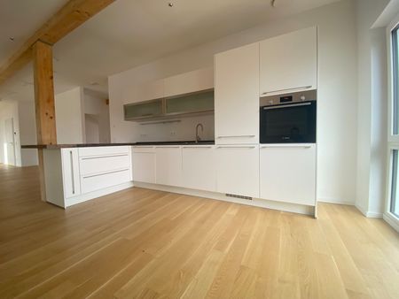 Erstbezug nach Neubau! Sehr helle und freundliche 4-Zimmer-Dachgeschoss-Wohnung mit Wintergarten in Holzkirchen - Foto 2