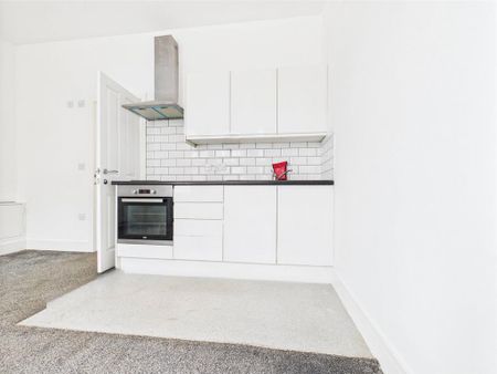 Property to rent - Photo 2