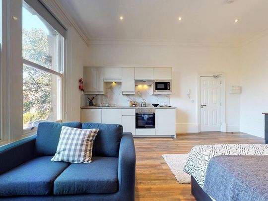 Studio to rent - Photo 1