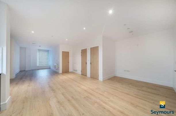 Chertsey, Surrey, KT16 - Photo 1