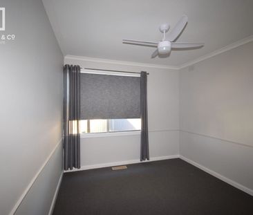 Stylishly Updated Home in Prime Court Location - Photo 4