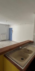 Location Appartement 3 pièces 46m² CARPENTRAS 84200 - Photo 3