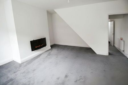 3 bedroom terraced house to rent - Photo 2