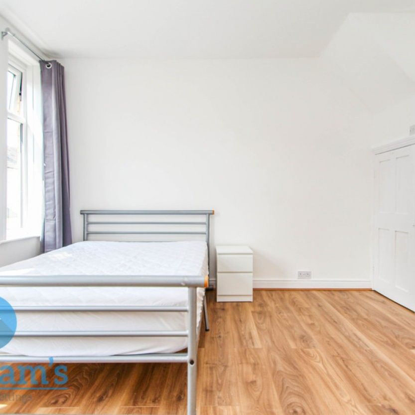 4 bed End Terraced House for Rent - Photo 1